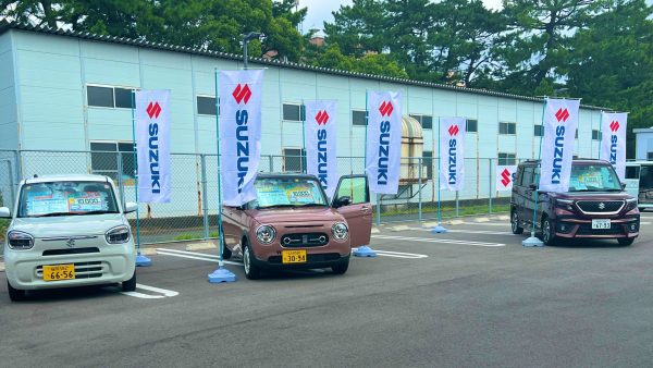GYMLABO駐車場にSUZUKIを代表する車両が勢揃い